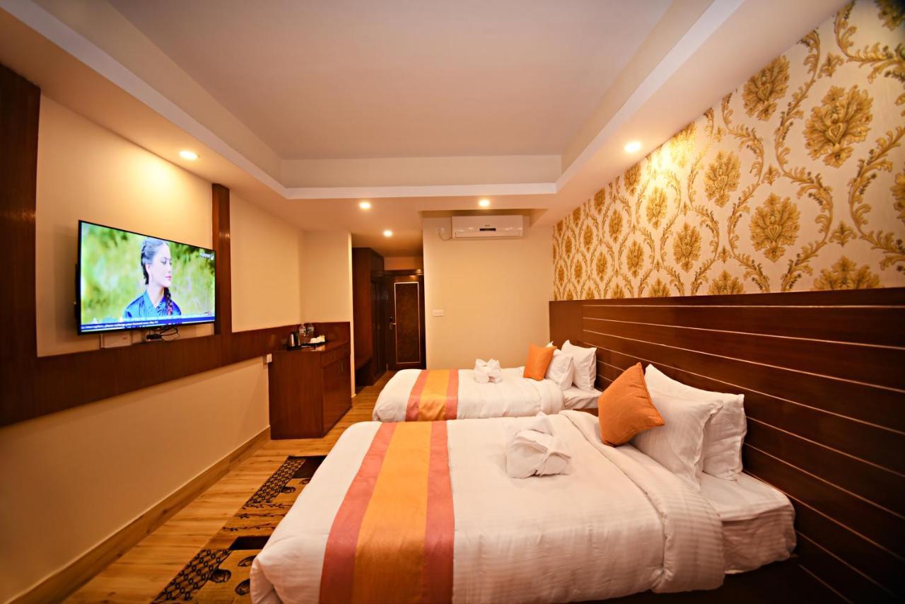 Hotel Simal Катманду Экстерьер фото