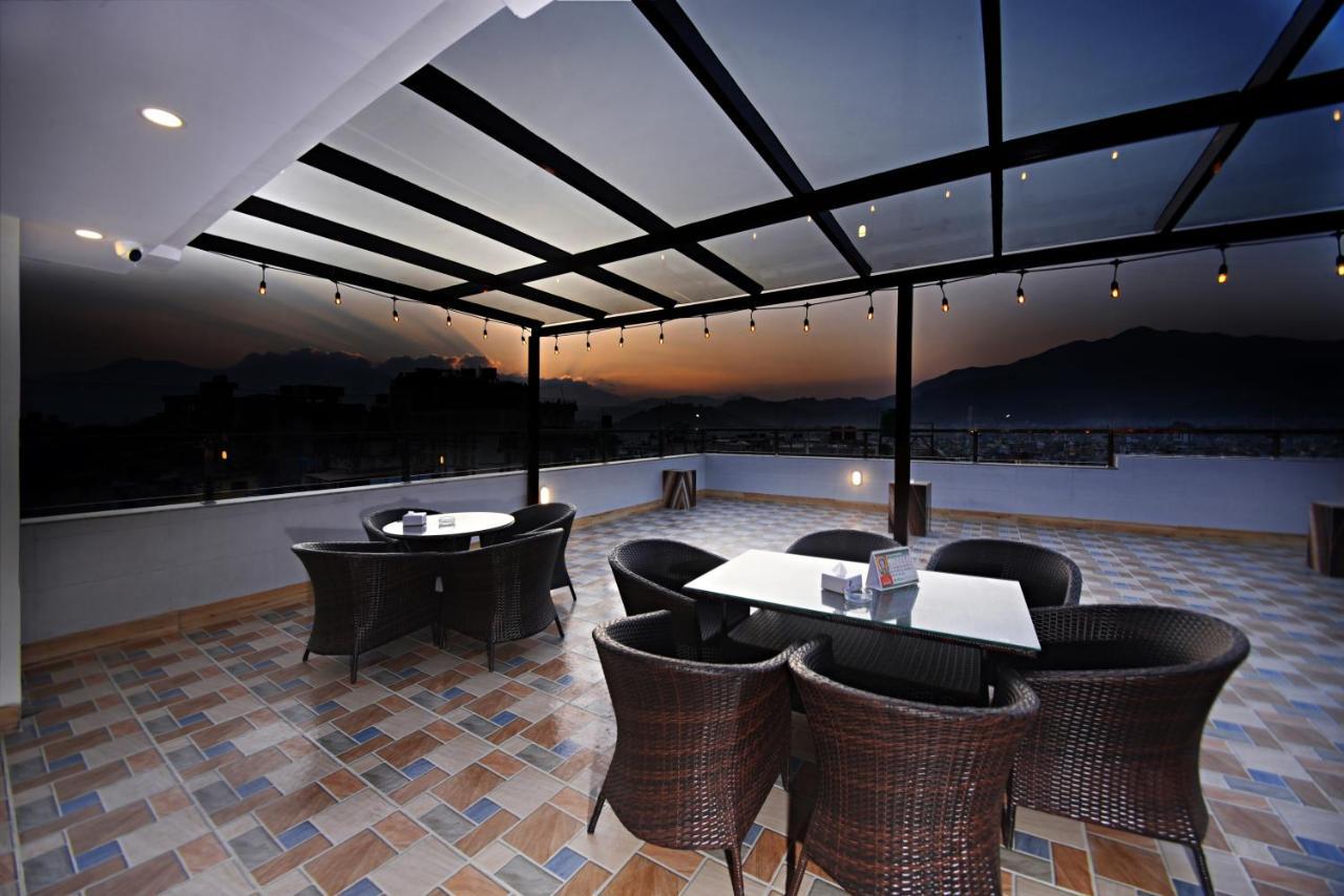 Hotel Simal Катманду Экстерьер фото