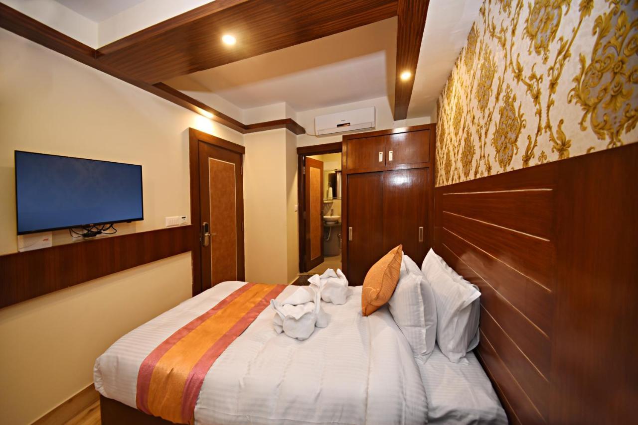 Hotel Simal Катманду Экстерьер фото