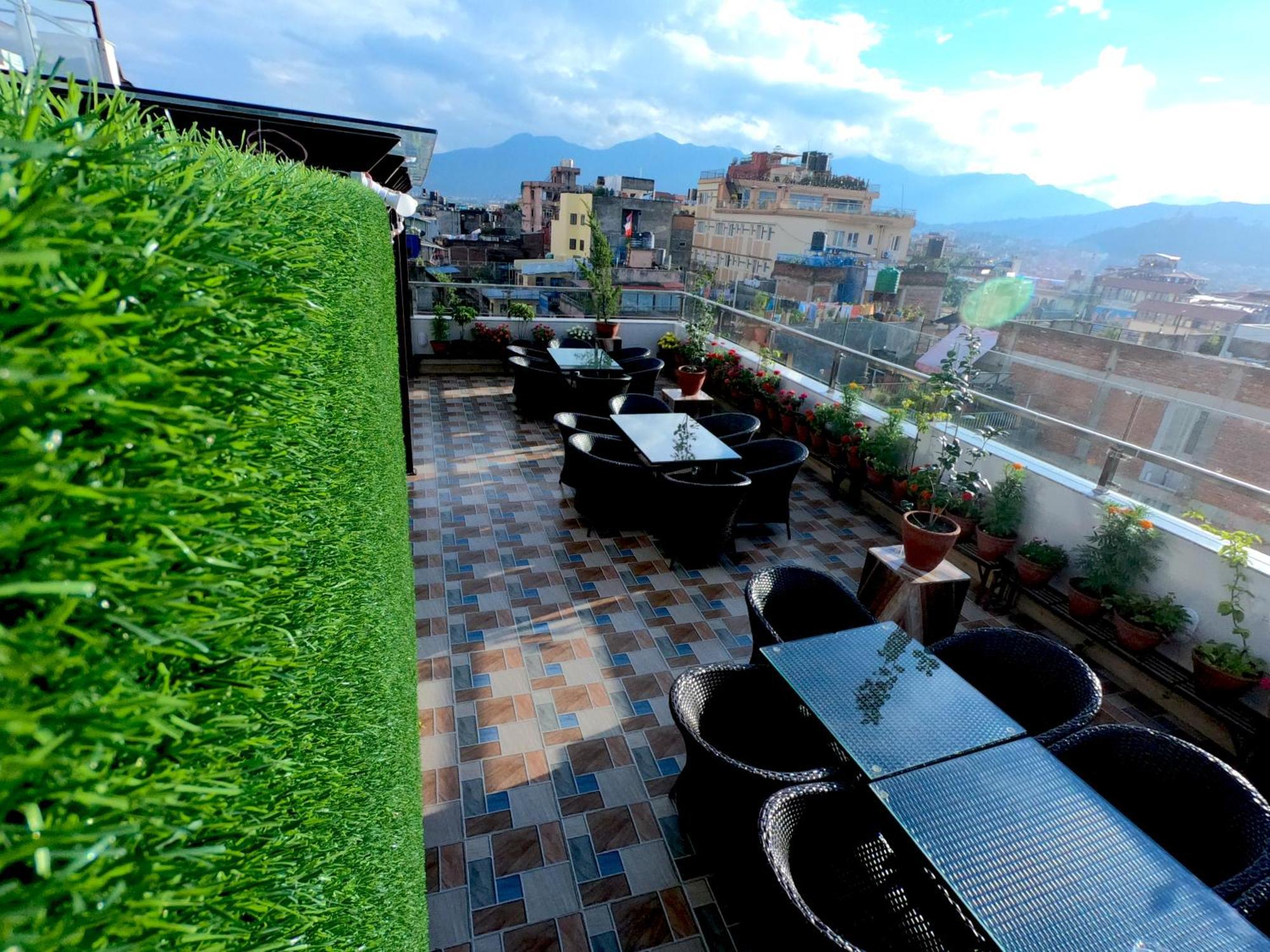 Hotel Simal Катманду Экстерьер фото