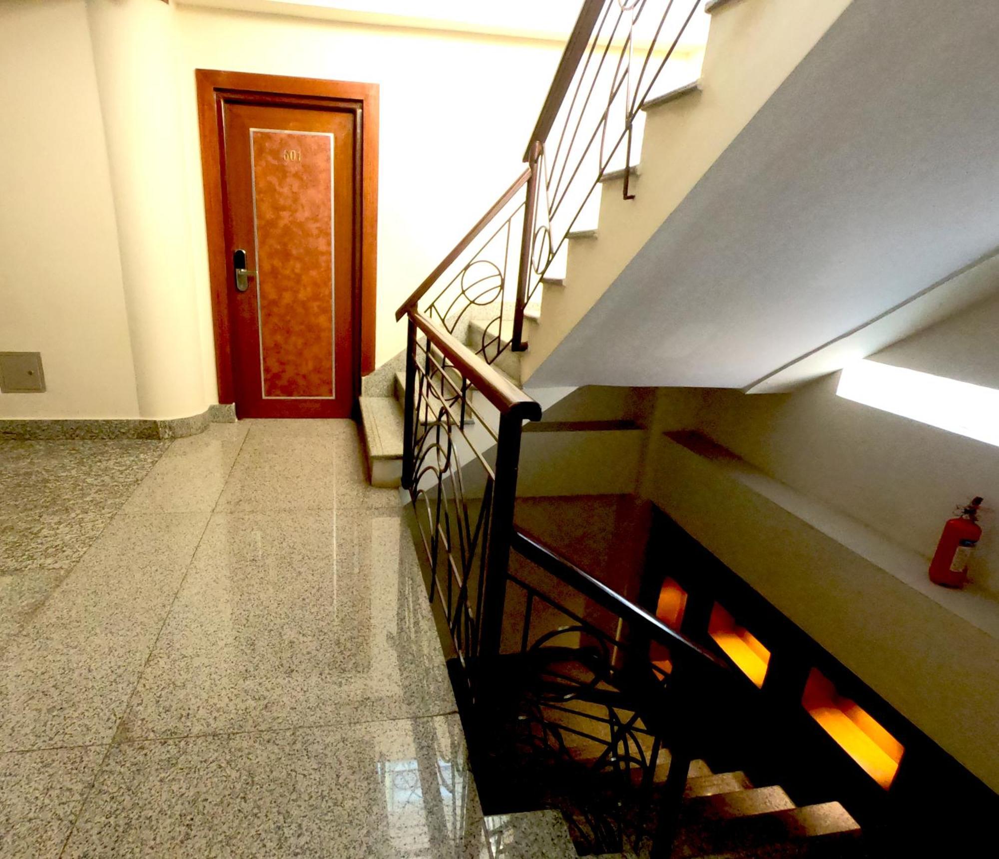 Hotel Simal Катманду Экстерьер фото