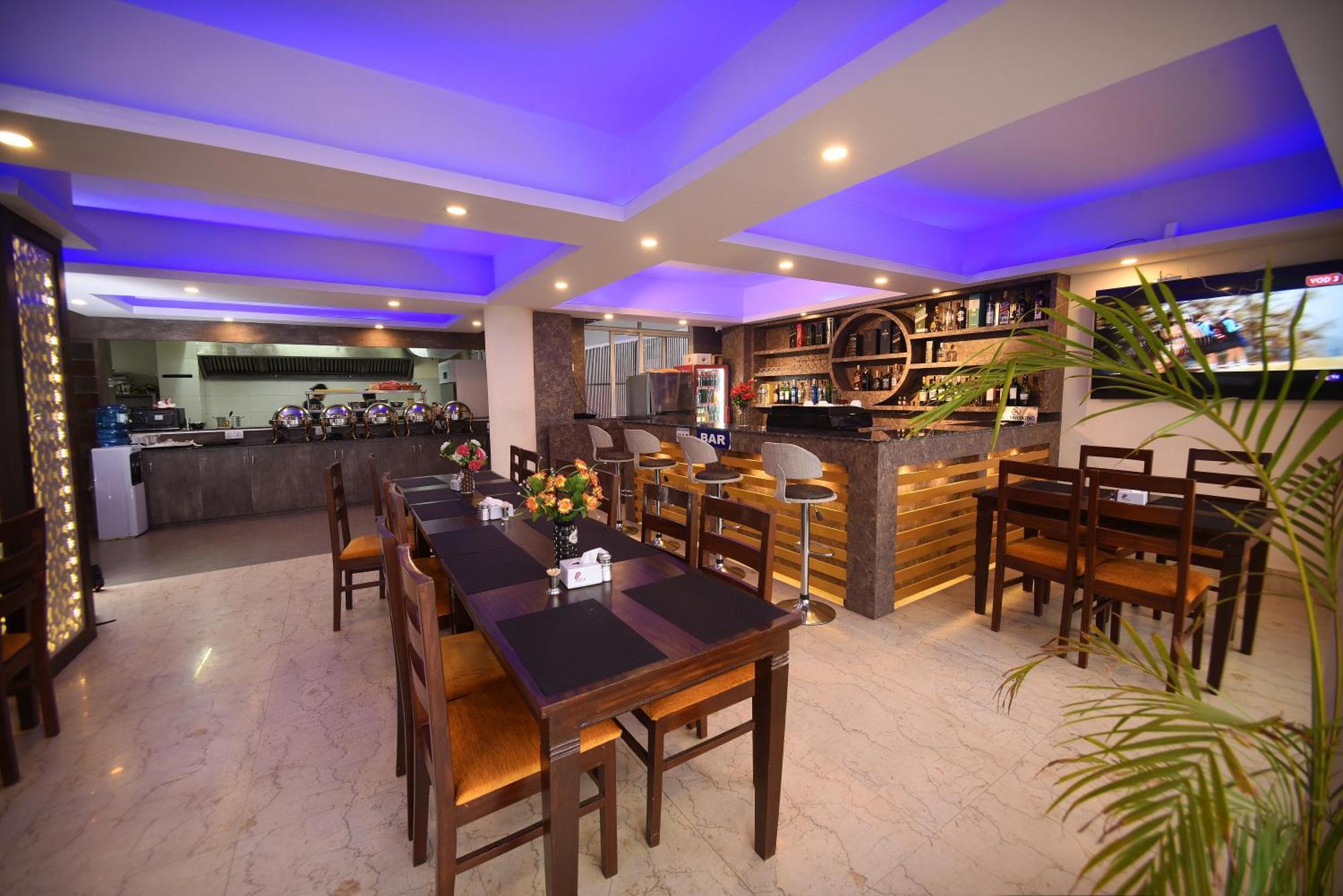 Hotel Simal Катманду Экстерьер фото
