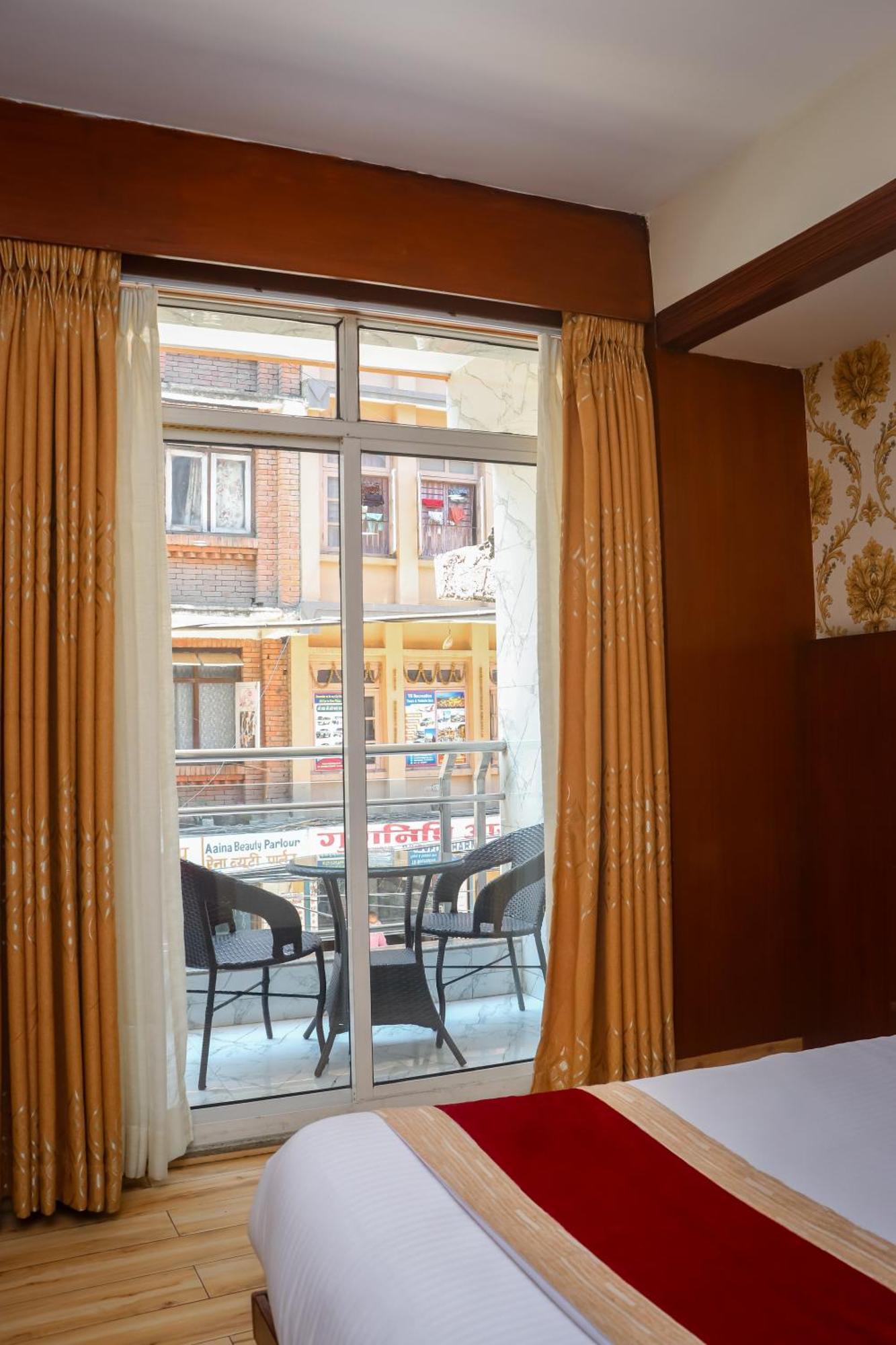 Hotel Simal Катманду Экстерьер фото