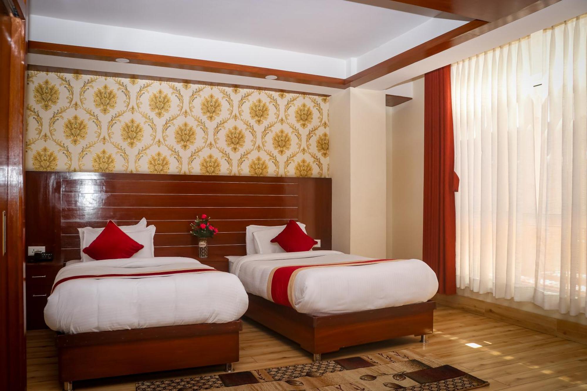 Hotel Simal Катманду Экстерьер фото